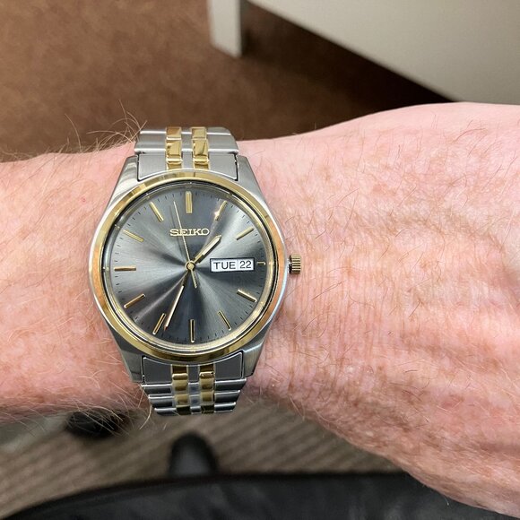 Seiko Two Tone Stainless Steel Watch With Day And Date SUR432 - Picture 3 of 5